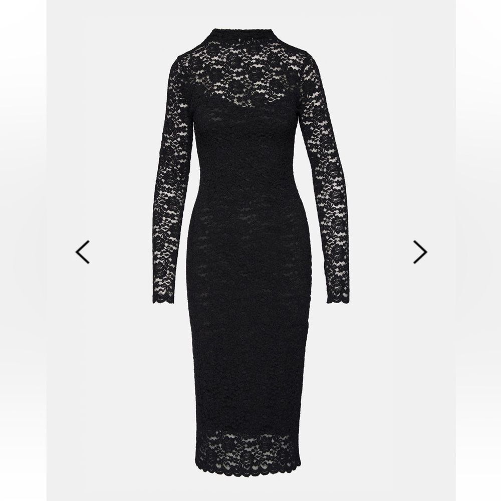 VIVIENNE LACE DRESS✨ - Picture 2 of 10